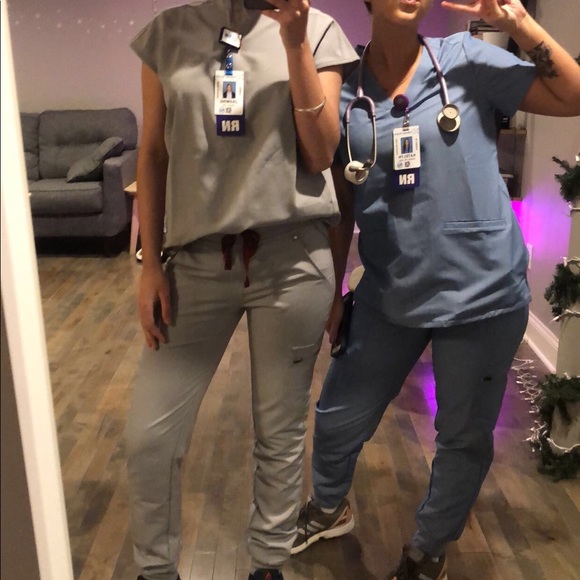 FIGS (Wearfigs) Cement scrub set - Picture 2 of 8